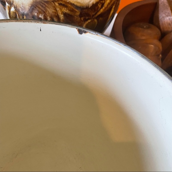 Enamel Bowl with retro vintage strawberries - Picture 11 of 12